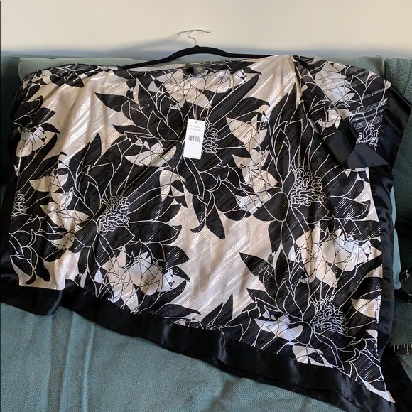 Banana republic silk blouse new - Picture 6 of 8